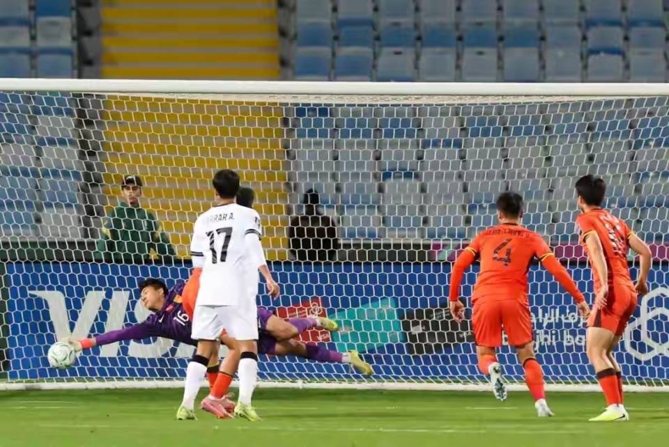 U23亚洲杯国足取得历史性突破,主帅安东尼奥却遭炮轰,换人莫名其妙,一人救了安东尼奥